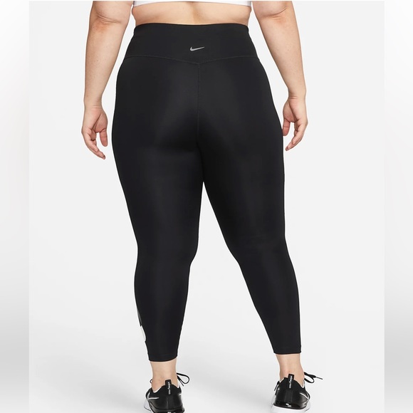 Nike Women’s US Small dri-fit swoosh black leggings - Picture 3 of 10